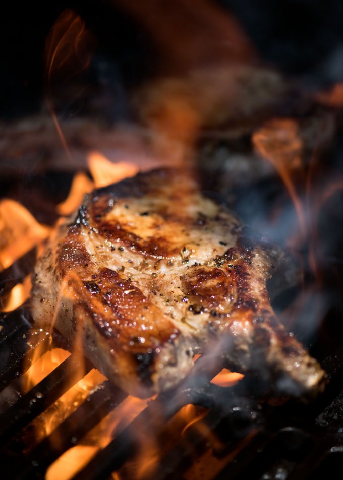 The Best Organic Meat Delivery Companies: Lemon Garlic Grilled Pork Chops
